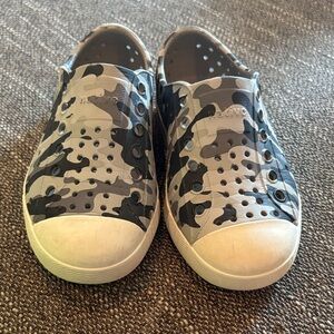 Native Kids Gray Camo Slip-On Sneakers
